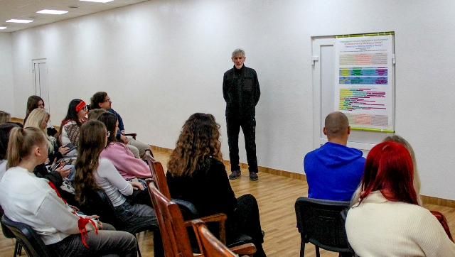 Доповідає професор Ян Анджей Хороший